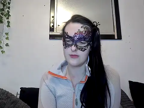 LexiSnowUK online show from January 9, 9:27 am