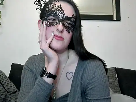 LexiSnowUK online show from January 22, 7:24 pm