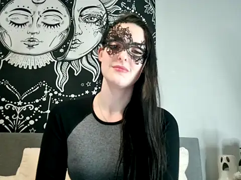 LexiSnowUK online show from January 30, 9:04 am