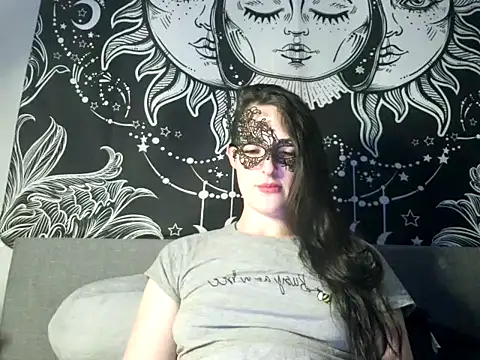 LexiSnowUK online show from February 9, 9:06 pm