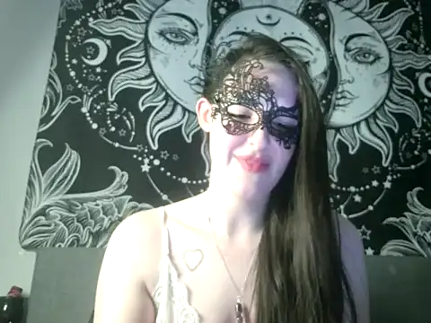 LexiSnowUK online show from February 10, 7:17 pm