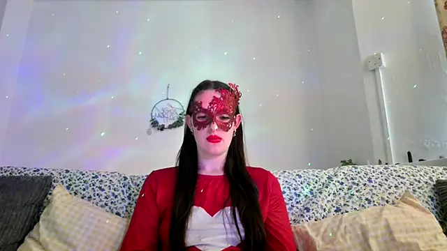 LexiSnowUK online show from December 3, 10:24 am