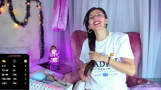  jade white  online show from December 17, 4:43 pm
