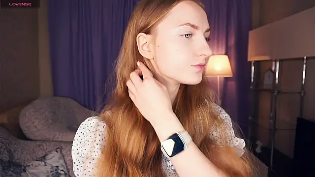 EsmaCarll online show from January 11, 8:21 pm