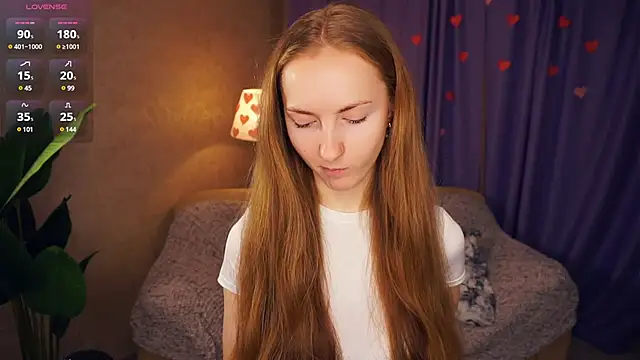 EsmaCarll online show from February 28, 8:28 pm