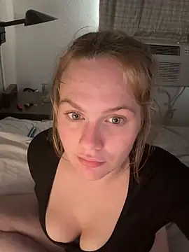 Snapshot of OverlookedHonesty9 chatting on March 31, 1:22 pm OverlookedHonesty9 online show from March 31, 1:22 pm