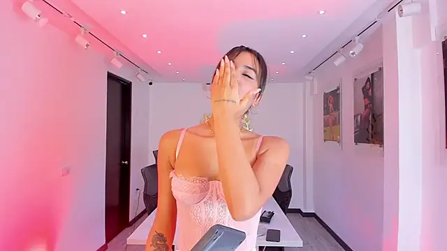 NairobiLee online show from November 17, 11:38 am