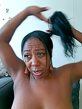 Snapshot of IsabellaaSmith chatting on December 11, 5:04 pm IsabellaaSmith online show from December 11, 5:04 pm