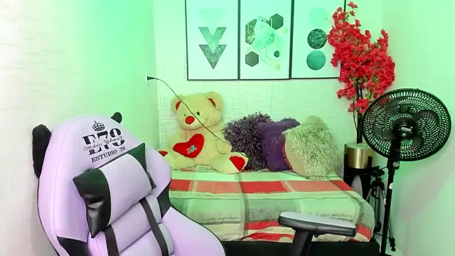 Tiara rr online show from December 14, 11:01 pm