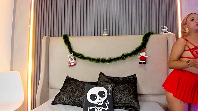 MelanieRoah online show from December 22, 8:28 pm