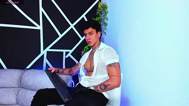 JUSTIN FULLER1 online show from February 6, 12:33 am