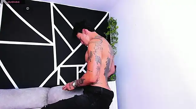 JUSTIN FULLER1 online show from February 23, 12:41 am