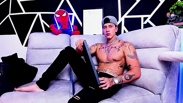 JUSTIN FULLER1 online show from March 8, 12:11 am