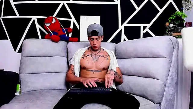 JUSTIN FULLER1 online show from March 12, 12:20 am