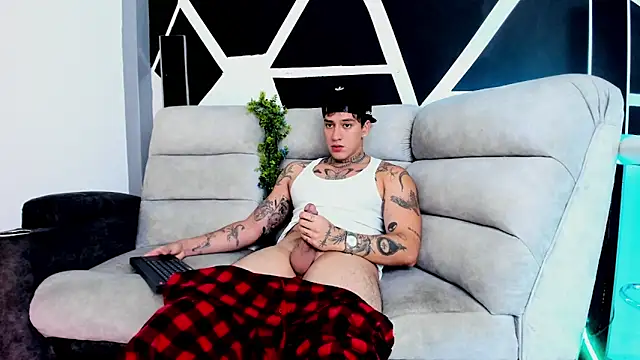 JUSTIN FULLER1 online show from October 9, 9:24 pm