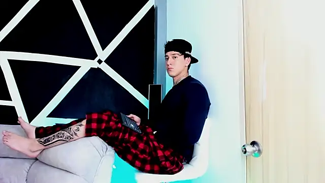 JUSTIN FULLER1 online show from October 20, 6:30 pm