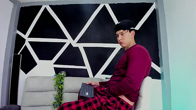 JUSTIN FULLER1 online show from November 3, 5:25 pm