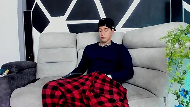 JUSTIN FULLER1 online show from November 9, 7:01 pm