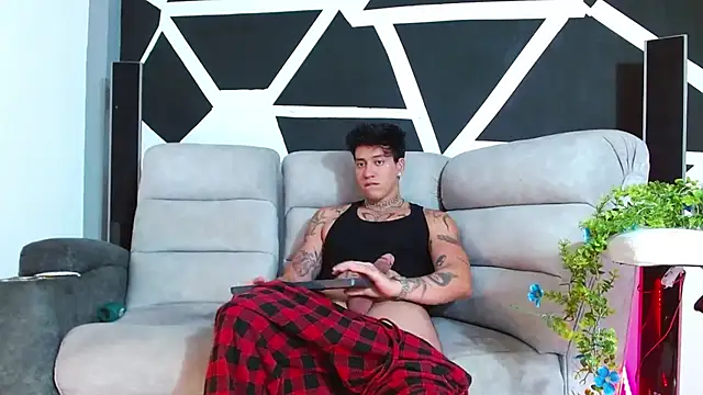 JUSTIN FULLER1 online show from November 28, 10:01 pm