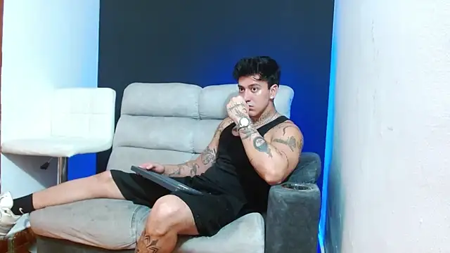 JUSTIN FULLER1 online show from March 25, 11:11 pm