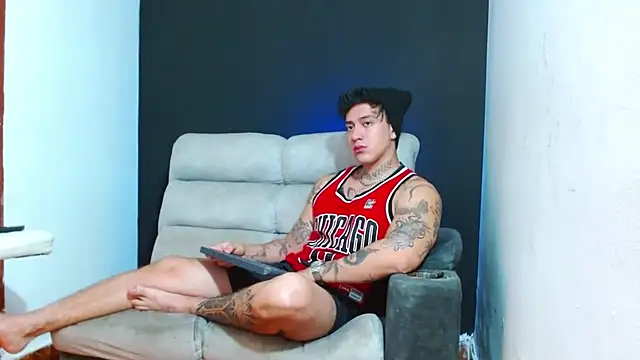 JUSTIN FULLER1 online show from July 25, 1:19 pm