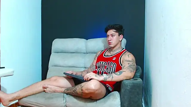 JUSTIN FULLER1 online show from July 26, 1:36 am