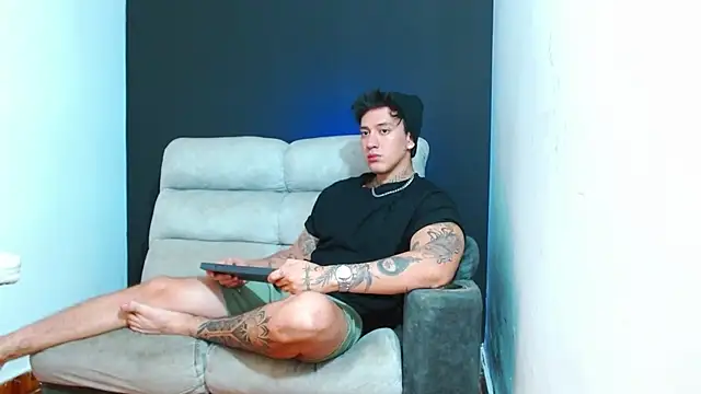 JUSTIN FULLER1 online show from July 28, 4:27 pm