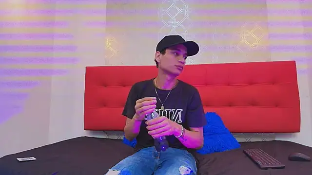 JordanAndAndrew online show from November 30, 9:30 pm