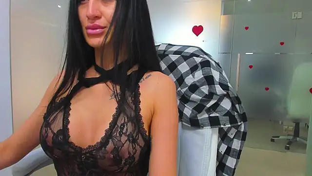 Queenrafaella online show from May 4, 5:25 am