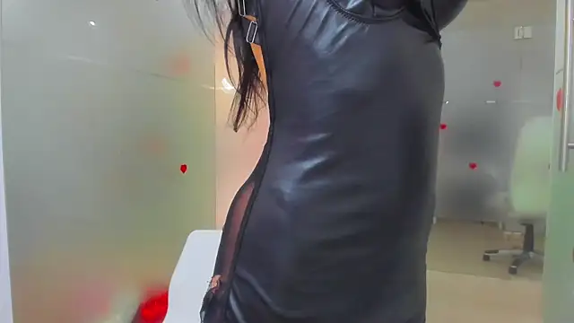 Queenrafaella online show from May 5, 10:01 am