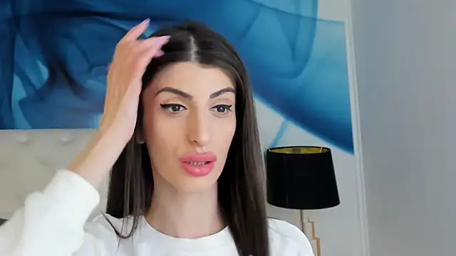 SkinnyDolly online show from January 11, 9:25 pm