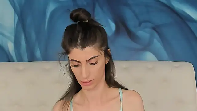 Snapshot of SkinnyDolly chatting on October 3, 2:08 am SkinnyDolly online show from October 3, 2:08 am