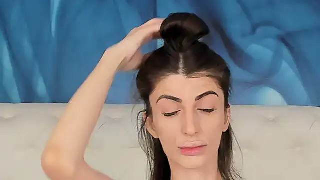 Snapshot of SkinnyDolly chatting on October 4, 2:09 am SkinnyDolly online show from October 4, 2:09 am