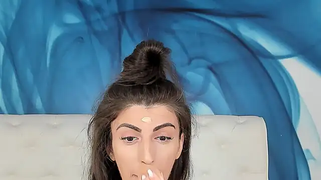 Snapshot of SkinnyDolly chatting on October 10, 2:10 am SkinnyDolly online show from October 10, 2:10 am