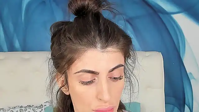 Snapshot of SkinnyDolly chatting on October 11, 2:00 am SkinnyDolly online show from October 11, 2:00 am