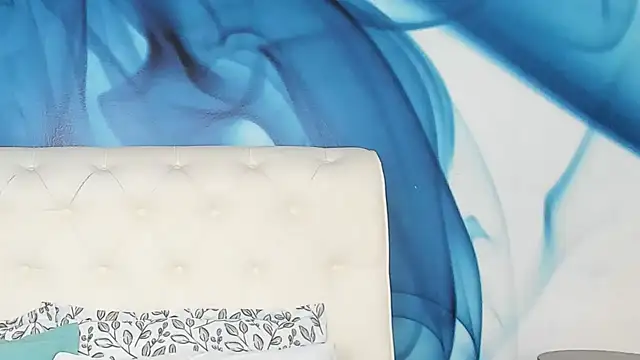 Snapshot of SkinnyDolly chatting on October 17, 2:15 am SkinnyDolly online show from October 17, 2:15 am