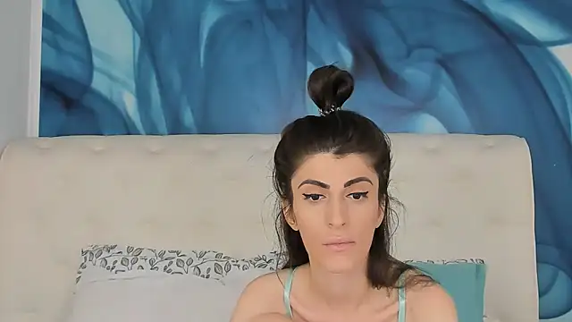 Snapshot of SkinnyDolly chatting on October 20, 2:12 am SkinnyDolly online show from October 20, 2:12 am