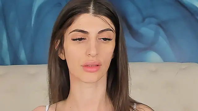 Snapshot of SkinnyDolly chatting on November 15, 3:04 am SkinnyDolly online show from November 15, 3:04 am