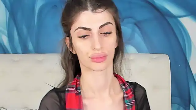 Snapshot of SkinnyDolly chatting on November 16, 3:12 am SkinnyDolly online show from November 16, 3:12 am