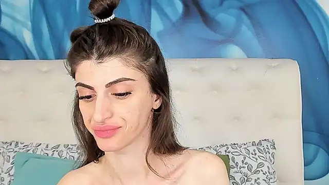 Snapshot of SkinnyDolly chatting on November 21, 3:05 am SkinnyDolly online show from November 21, 3:05 am