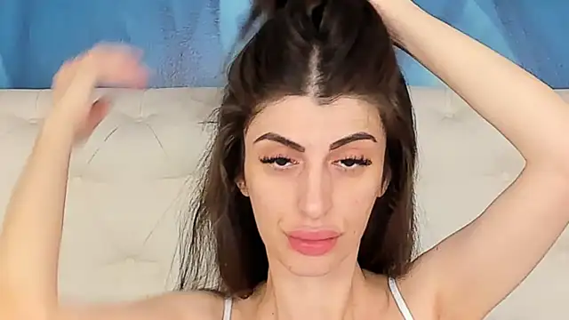 Snapshot of SkinnyDolly chatting on November 24, 3:06 am SkinnyDolly online show from November 24, 3:06 am