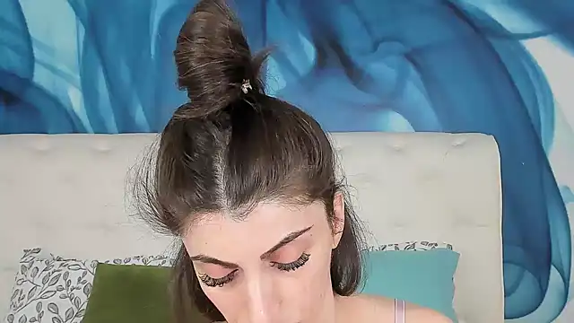 Snapshot of SkinnyDolly chatting on November 30, 3:10 am SkinnyDolly online show from November 30, 3:10 am