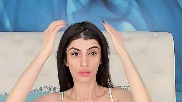 Snapshot of SkinnyDolly chatting on December 2, 3:12 am SkinnyDolly online show from December 2, 3:12 am