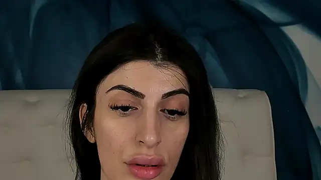 Snapshot of SkinnyDolly chatting on December 14, 3:01 am SkinnyDolly online show from December 14, 3:01 am