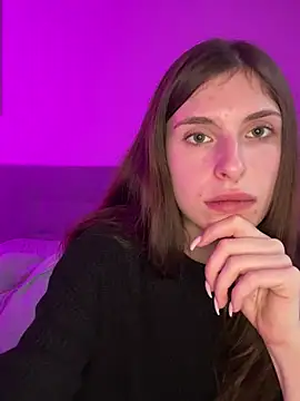 emma05 online show from December 10, 8:08 am