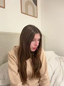 emma05 online show from December 10, 6:49 pm