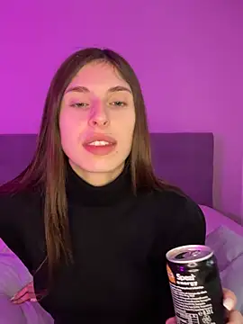 emma05 online show from December 13, 8:30 am
