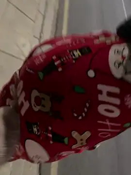 emma05 online show from December 3, 7:45 pm