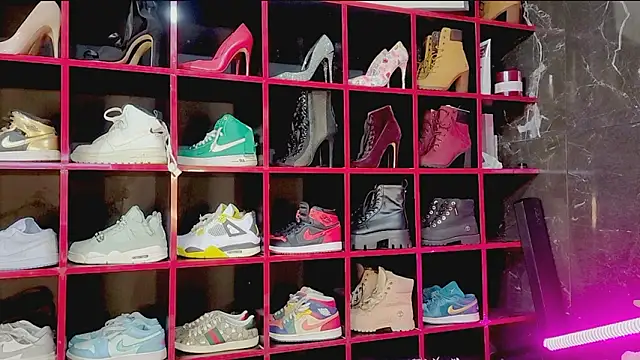 Snapshot of Indianbrownie chatting on March 18, 3:04 pm Indianbrownie online show from March 18, 3:04 pm