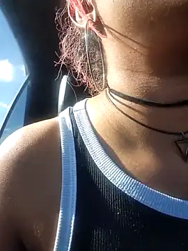 Snapshot of Indianbrownie chatting on April 3, 12:36 pm Indianbrownie online show from April 3, 12:36 pm